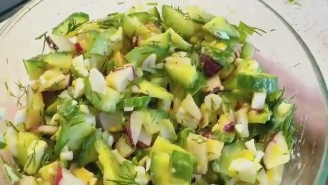 ЭТОТ САЛАТ ХОЧЕТСЯ ЕСТЬ КАЖДЫЙ ДЕНЬ! Весенний салат из редиски и огурцов!