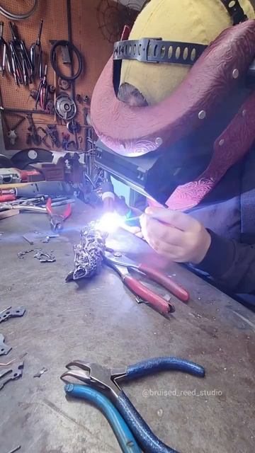 Лиса из металла