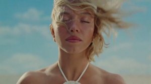 American Eagle перезапустил кампанию Syd for Short после скандала с «генами и джинсами»