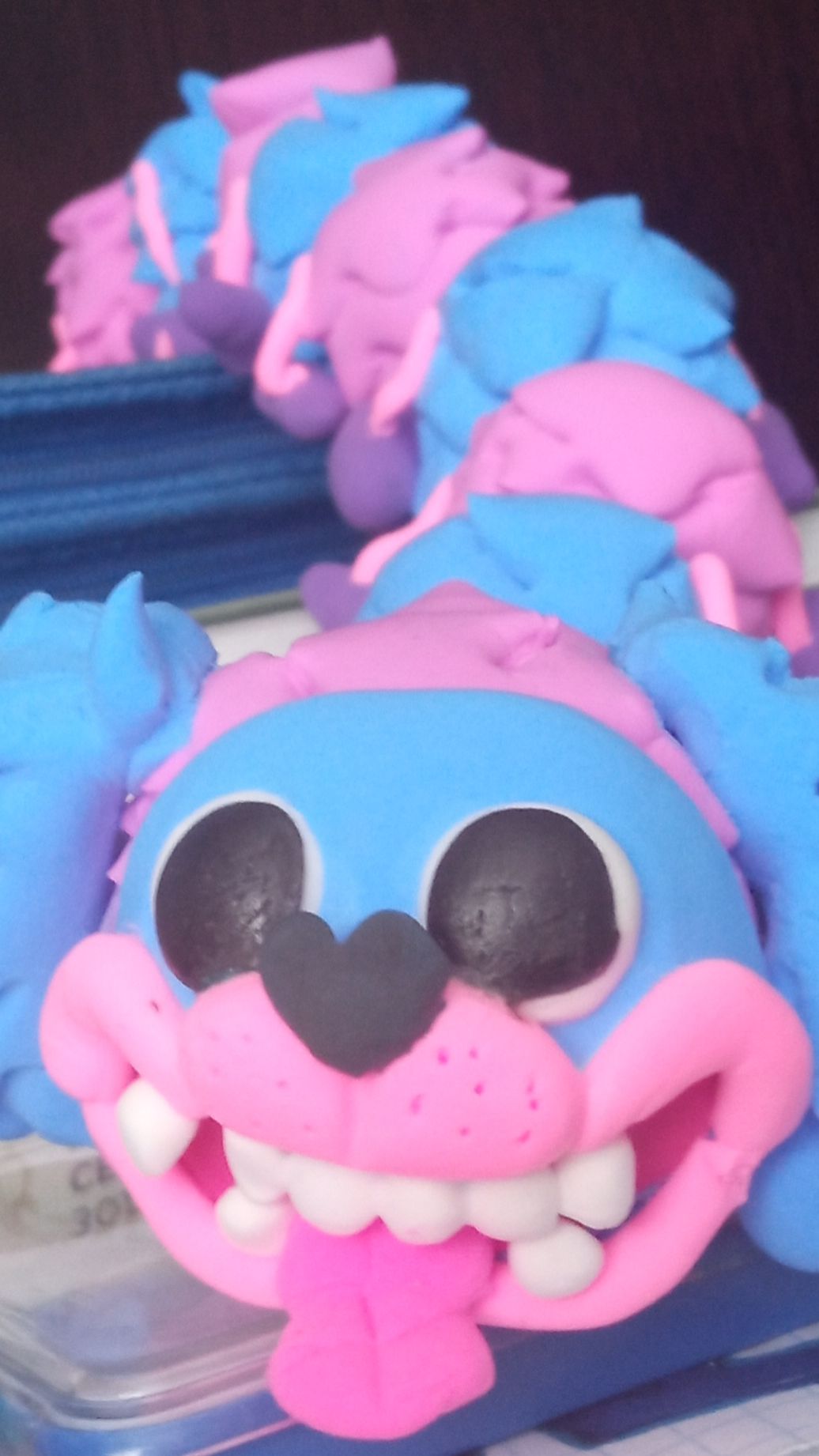 Лепим Мопса Гусеницу 1 часть