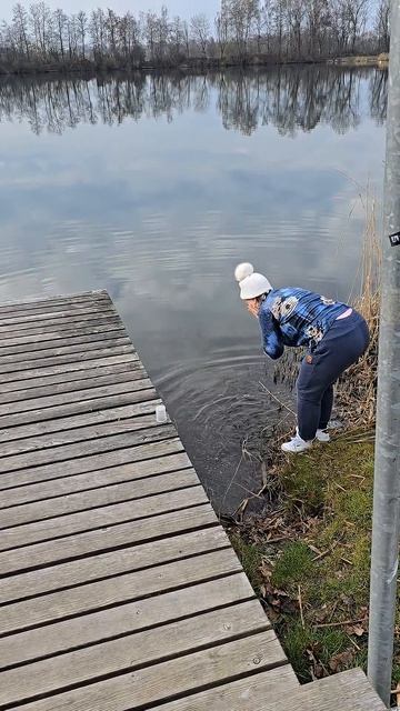 Только такие жёны как моя умываються с озера!