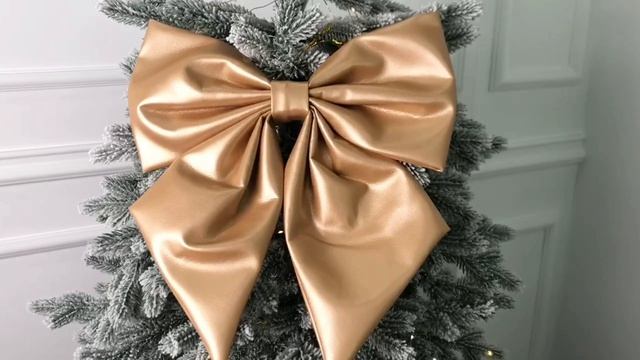 Украшение для интерьера и больших елок БАНТ ИЗЯЩНЫЙ золотой эко-кожа 40 см БТ3-400-зол