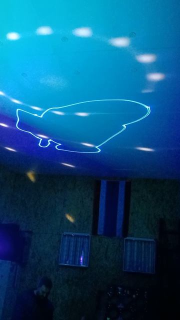 В гараже клуб дискотека