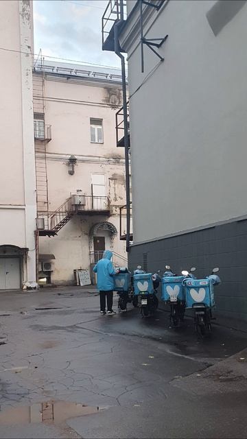 20260416_Анжелика Варум_Дождливое такси.mp4