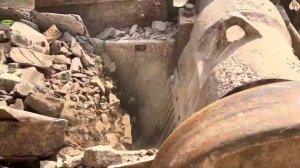 Строительство, дробление щебёнки