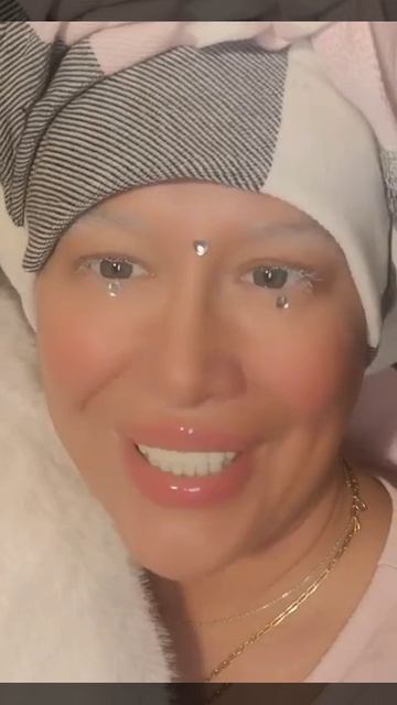 Три слова, какими бы вы меня описАли... Интересно🧐🤣С любовью. Миа🧚♀️♥