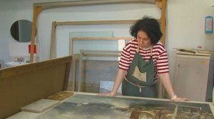 В Сочинском художественном музее спасают картину XIX века, найденную в санатории