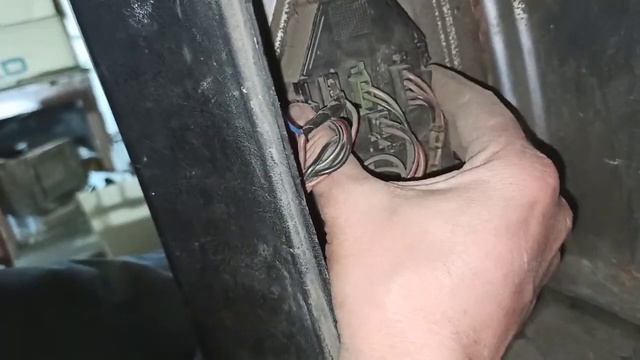 Как поменять лампочку стоп сигнала на Пассате Б 3. Стоп сигнал на пассате б3