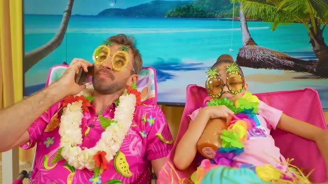 Настя принимает душ с конфет