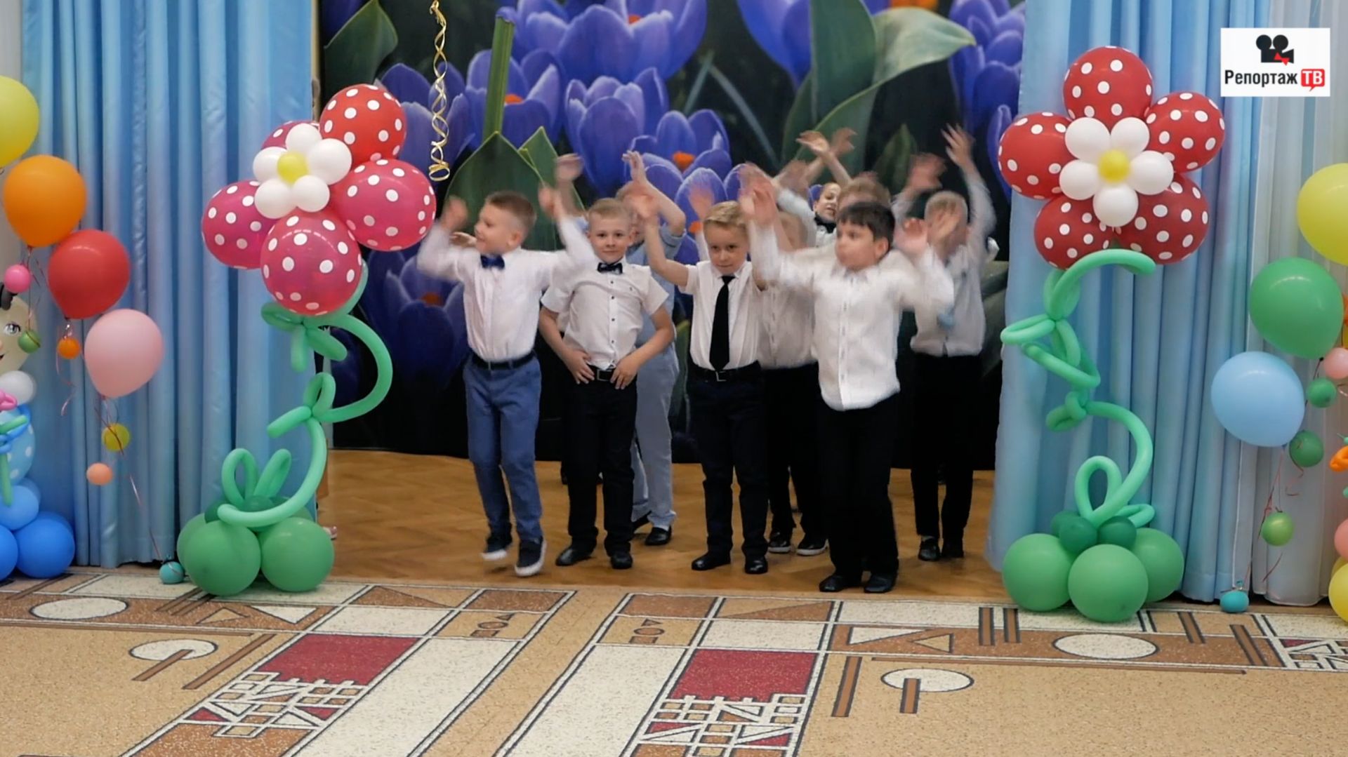 Танец мальчиков на выпускном и игра - собери портфель в школу - а как было у вас на выпускном?