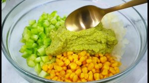 Ну очень вкусный салат из огурцов и авокадо! Потрясающе Вкусный и Полезный