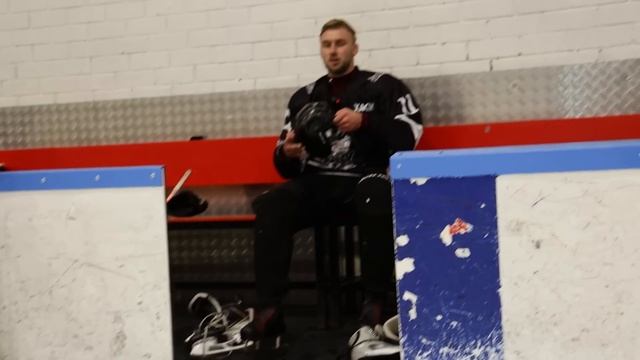 СЛОМАЛИ НОГУ НА СЪЕМКЕ ?! Хоккей на выживание