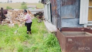 Косить траву дело хлопотное