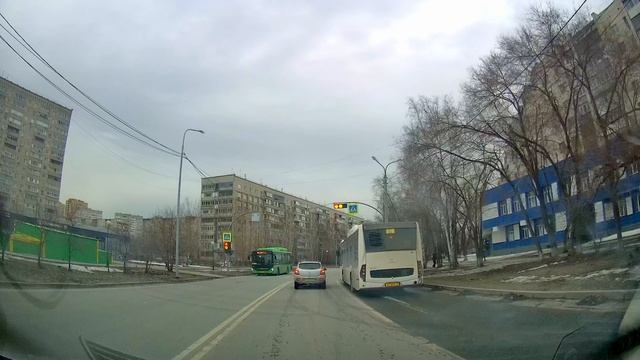 Движение на автомобиле по Тюмени до музыкальной школы и на Киевскую