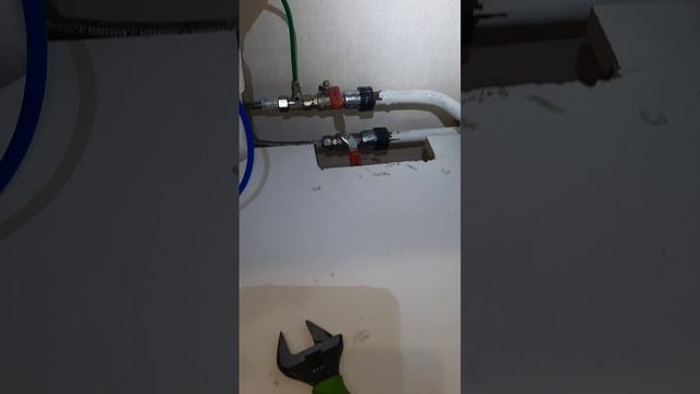 Работа по заявкам замена кранов и ремонт фильтра .