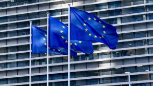 Конфликт за влияние: НАТО и ЕС делят оборонный рынок Европы