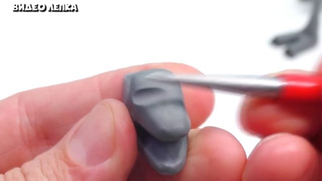 Улыбающаяся Кобра, Безрукое Существо и другие Творения Тревора Хендерсона ► Видео Лепка