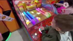 Классная поездка в парк развлечений Мегаленд