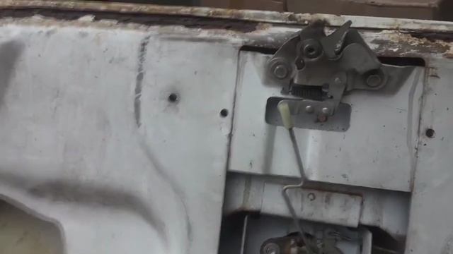 Как открыть багажник на Волге если он не открывается ключом. Как вскрыть багажник на волге.