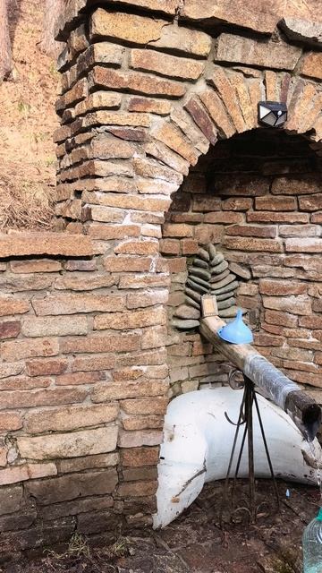 БЕЛОКУРИХА, НАБОР ВОДЫ В КЛЮЧЕ