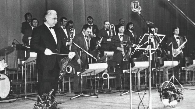 Памяти Аркадия Островского. Мурончик Кира