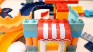 Залипательное видео для детей. Играем с домиком и конструктором, детям. #дети #видеодлядетей