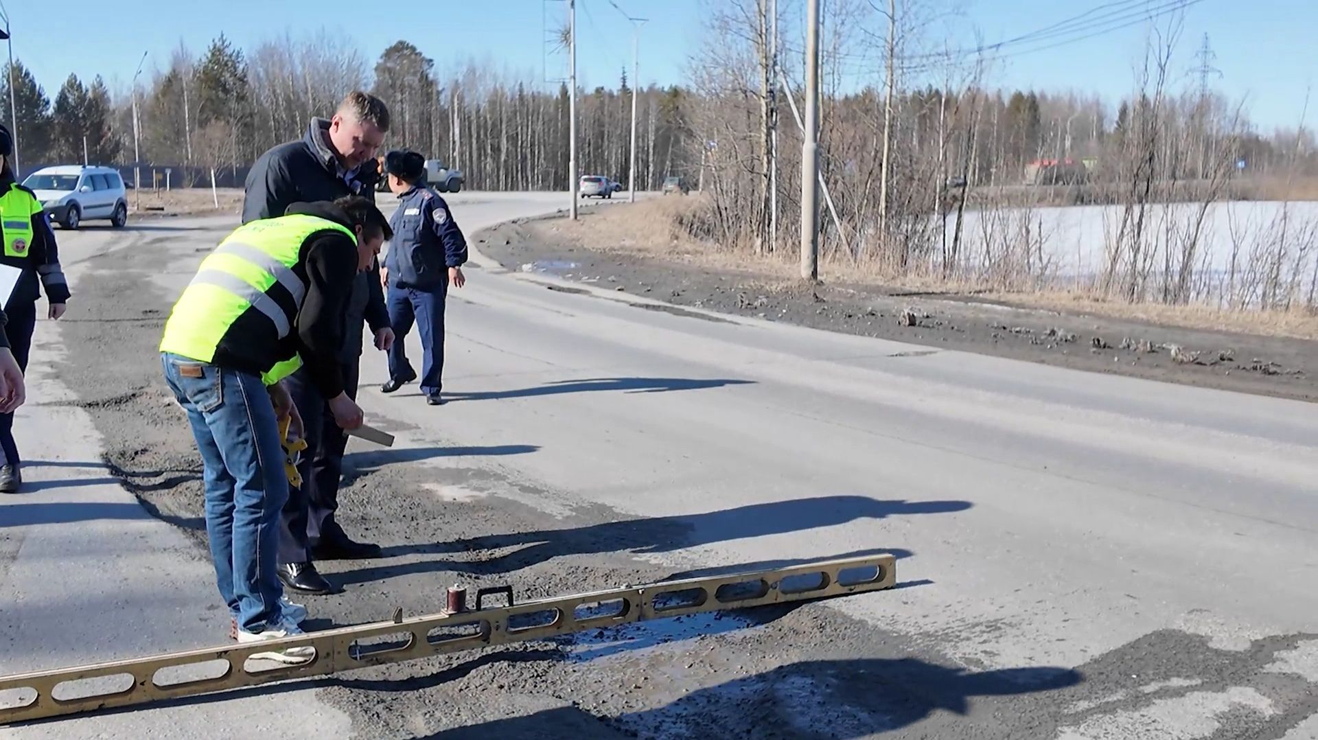 В Пыть-Яхе оценили состояние дорог после зимы