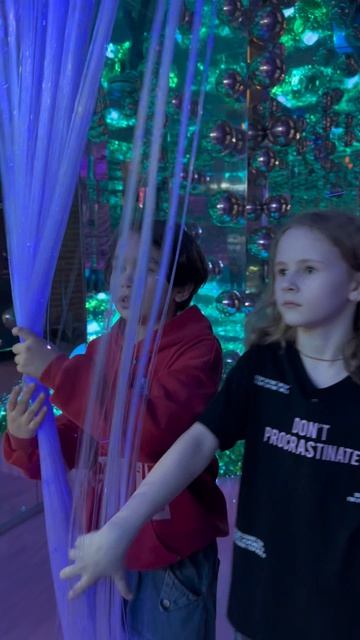  НЕ НАЖИМАЙ ЭТО  Нажали загадочную кнопку  и оказались в разных мирах