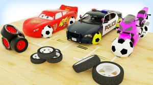 Учим цвета с помощью фигурок Человека-паука мотоцикл, колеса, футбольный мяч, транспортное средство