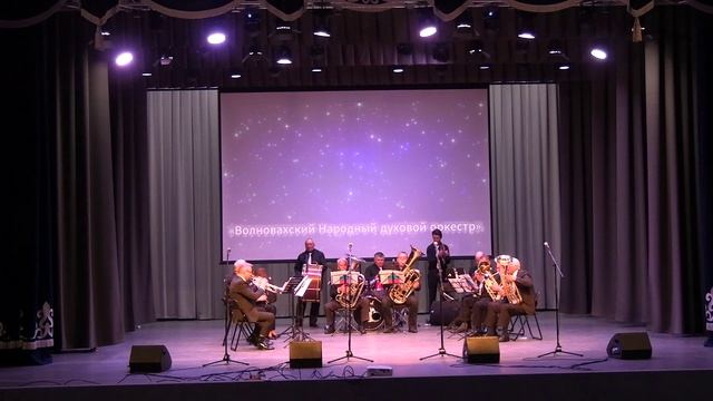 Цветущий май