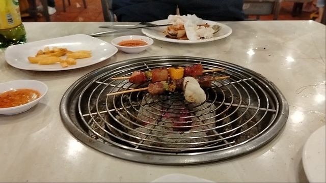 Жарим шашлычки!