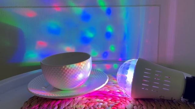 Светодинамическая лампа МАГИЯ ЦВЕТА 4 RGB LED-огня проекция на 144 м2 7.5x14.5 см 482236