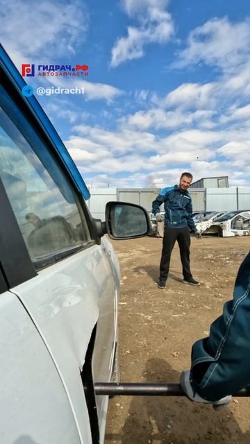 ЧТО ДЕЛАТЬ если ЗАБЫЛ ключи в машине? 