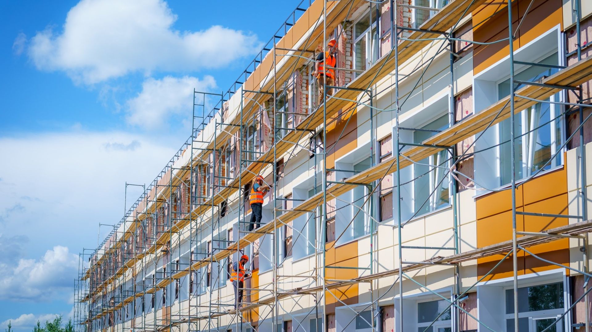 Около 200 домов добавили в программу капремонта