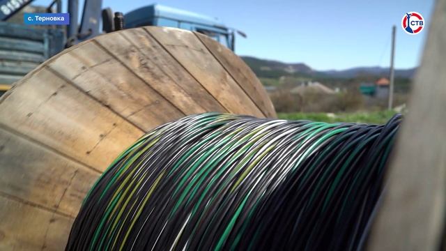 В Терновском округе установили новые опоры электроснабжения