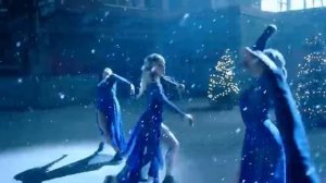 Lindsey Stirling - Carol of the Bells Official Music Video [get.gt]