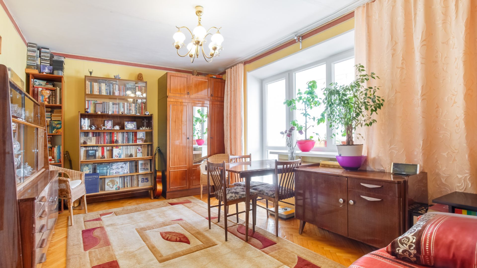 2ккв 53,4 м.кв. СПб, ул Подвойского д.18к2