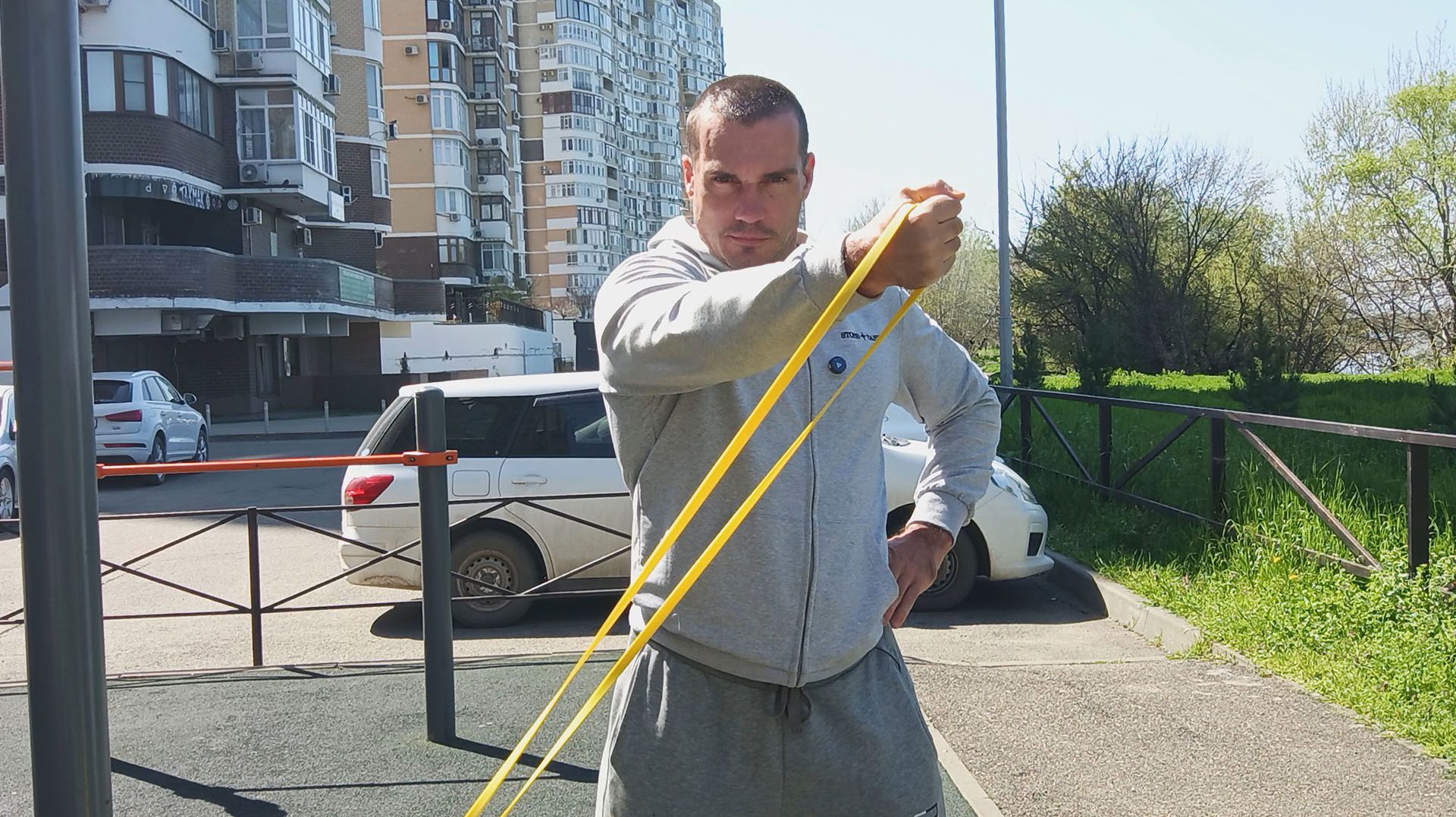 Приведение руки снизу с резиной: техника и нюансы