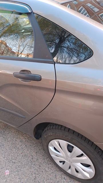 Ручки дверей так же можно заменить в цвет кузова на Веста NG