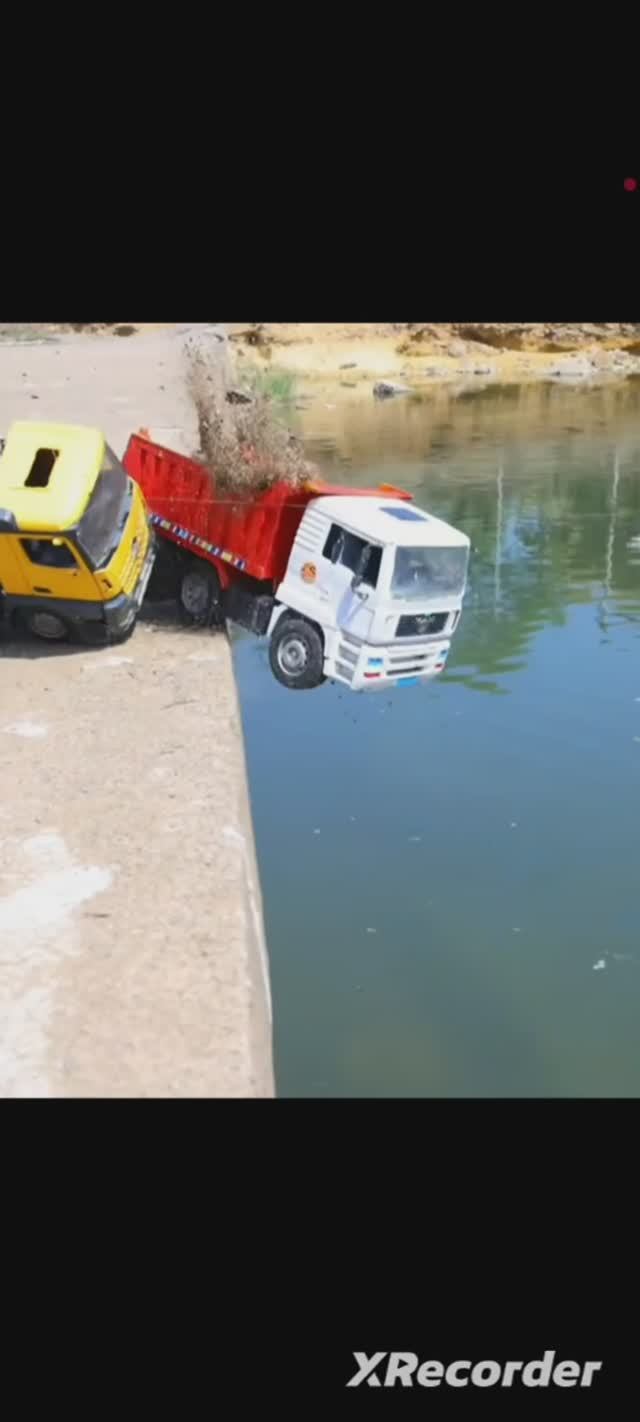 Столкновения машинки_трактора_Эксковатора