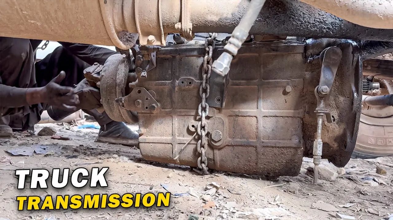 😱🔧 ПАКИСТАНСКИЙ МЕХАНИК ВОССТАНАВЛИВАЕТ МКПП ГРУЗОВИКА