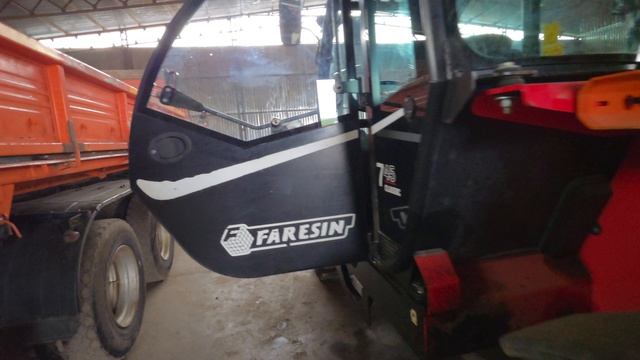 Кондиционер на телескопический погрузчик.mp4