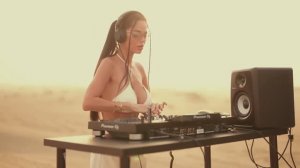 SilverFox - Desert Energy   Afro Melodic House Set in the Dunes of Dubai 🐪