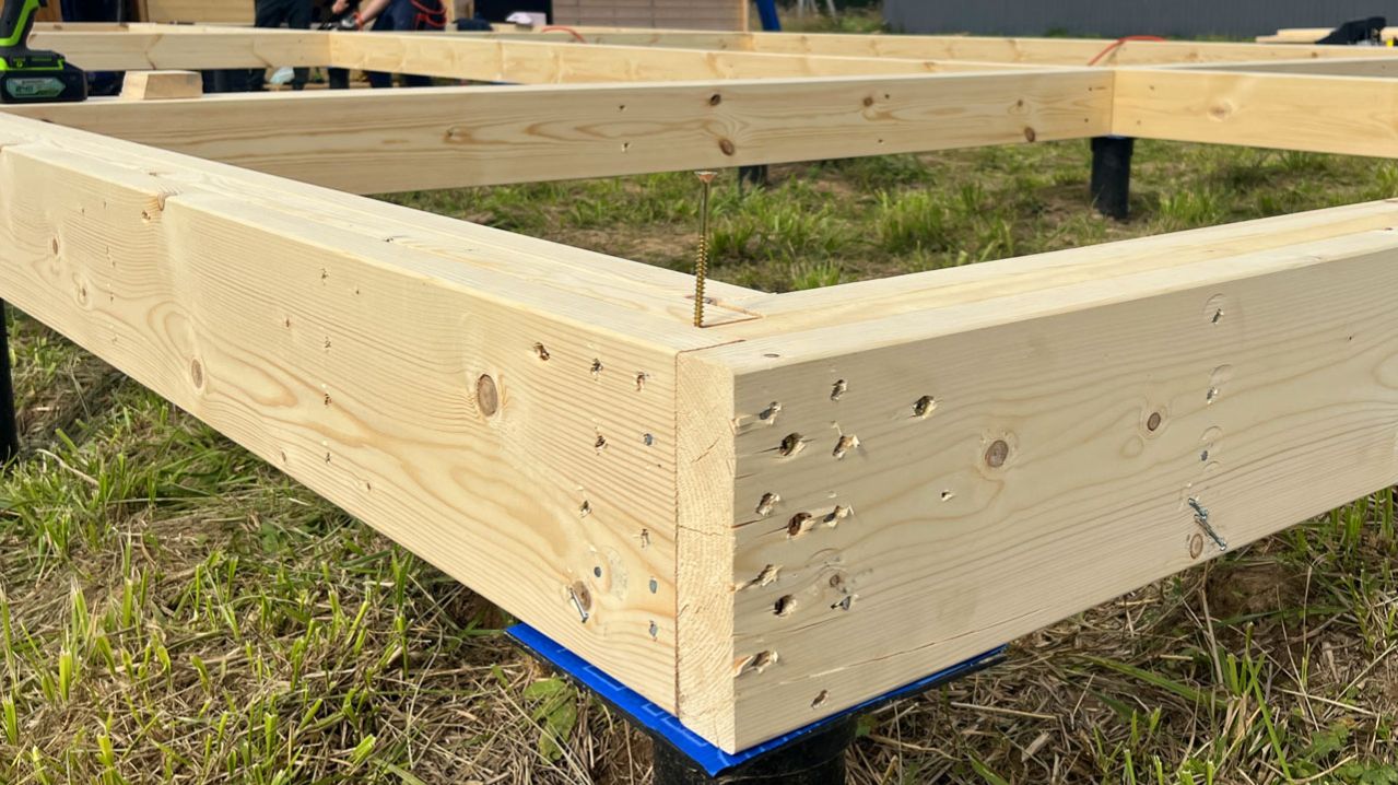 Я построил БЮДЖЕТНЫЙ каркасный дом в РЕКОРДНО КОРОТКИЕ СРОКИ! Пошаговый процесс строительства.