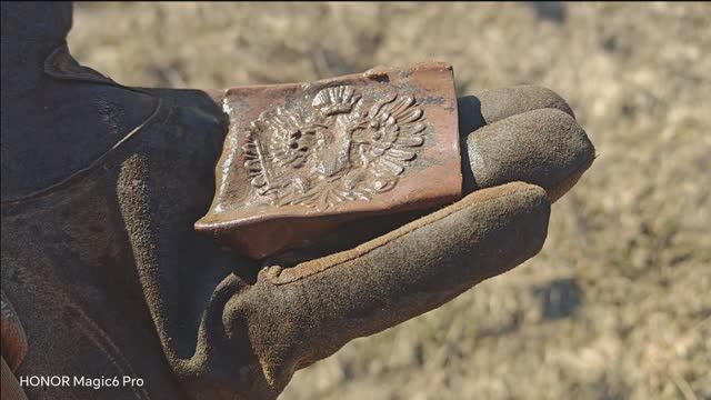 Выкопал интересную находку, когда копал металлолом.