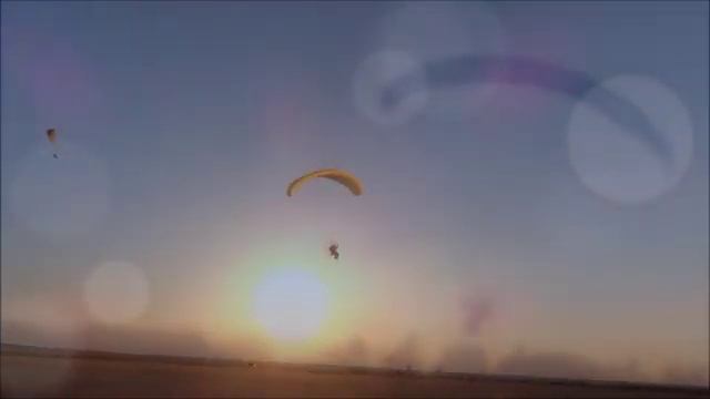 В свободном полете на параплане