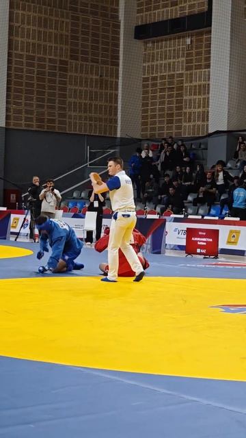 A disallowed spectacular throw after the time ran out didn’t spoil the victory of Kerim KERIMOV(TKM)