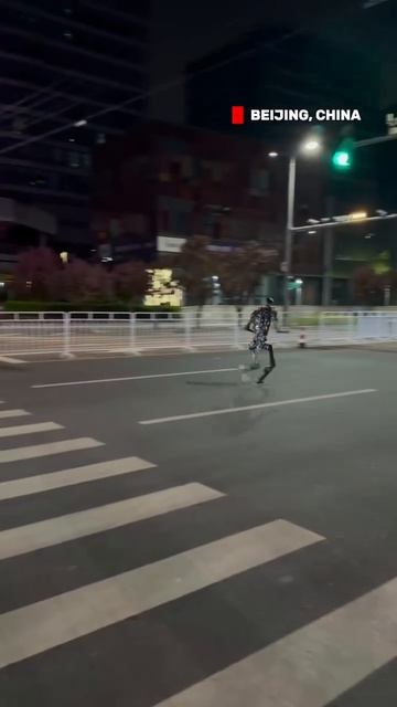 метнулся кабанчиком