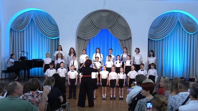 Сияет солнце,воды плещут