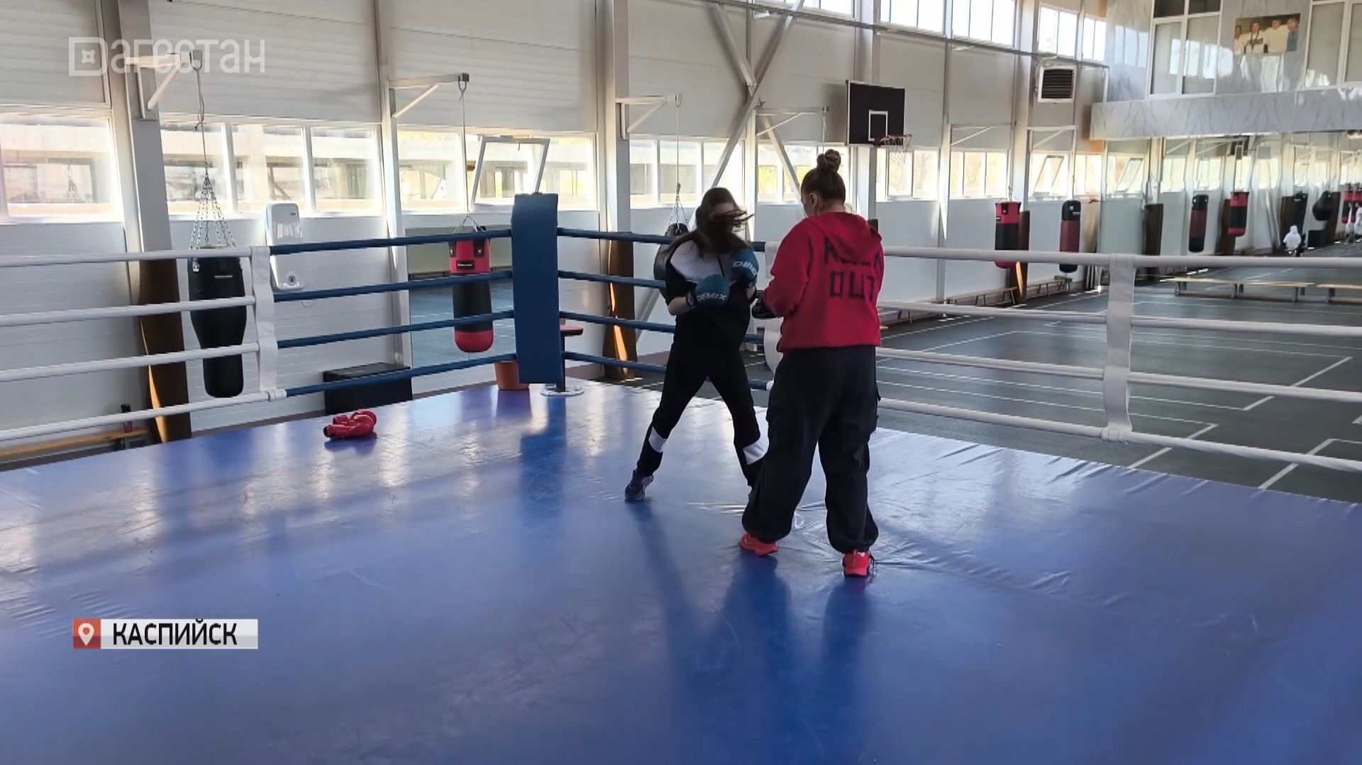 Две серебряные и две бронзовые медали завоевала сборная Дагестана по женскому боксу